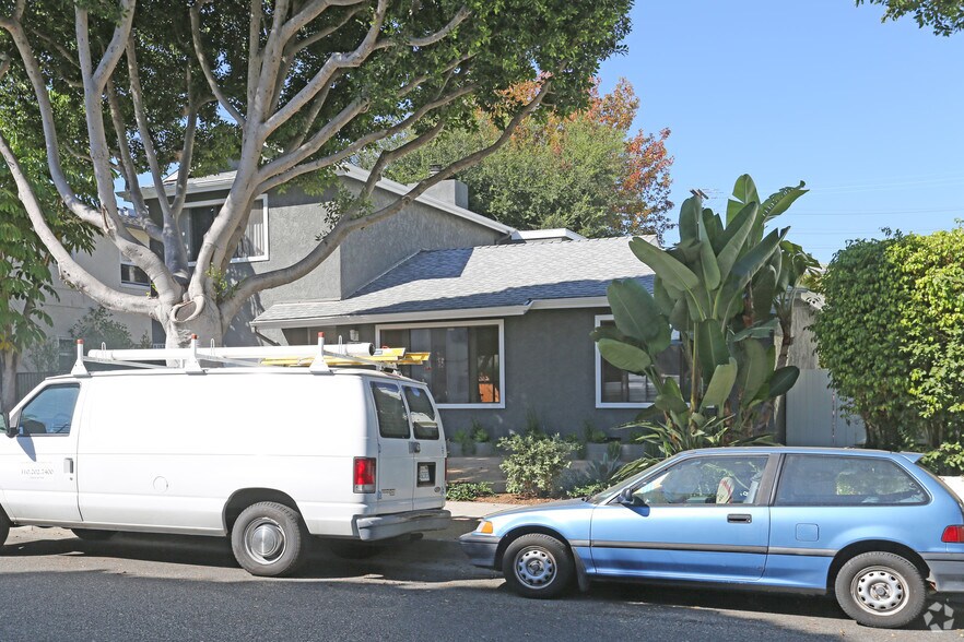 More Photos Of 1807 Oak St, Santa Monica Multifamily For Sale