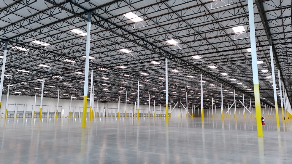 More Photos Of 1304 E Alessandro Blvd, Riverside Distribution For Sale