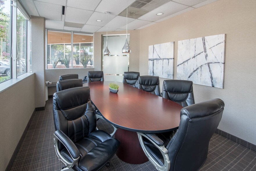 More Photos Of 1705 W Northwest Hwy, Grapevine Unknown For Lease