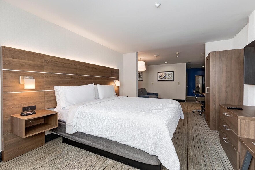 More Photos Of 611 S Westlake Ave, Los Angeles Hotel For Sale