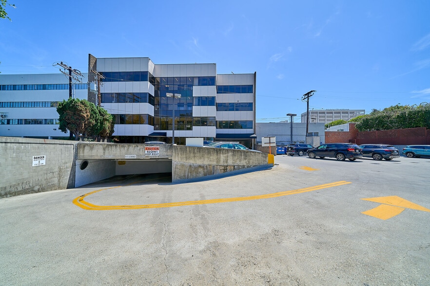 More Photos Of 8737 Beverly Blvd, West Hollywood Medical For Sale