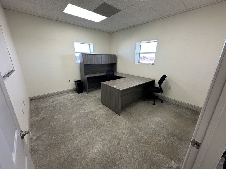 More Photos Of 4505 E County Road 45, Midland Warehouse For Lease