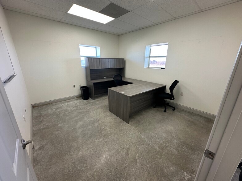 More Photos Of 4505 E County Road 45, Midland Warehouse For Lease