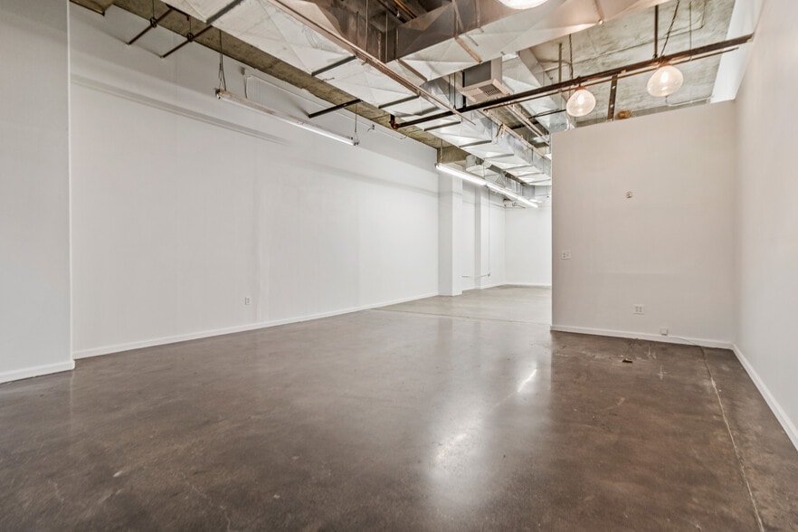 More Photos Of 1015 Crocker St, Los Angeles Storefront For Sale