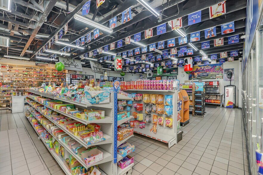 More Photos Of 1033 N 24th Pl, Phoenix Service Station For Sale