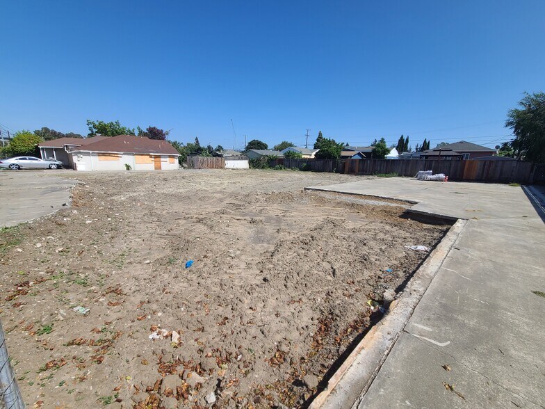 More Photos Of 867 E Lewelling Blvd, Ashland Land For Sale