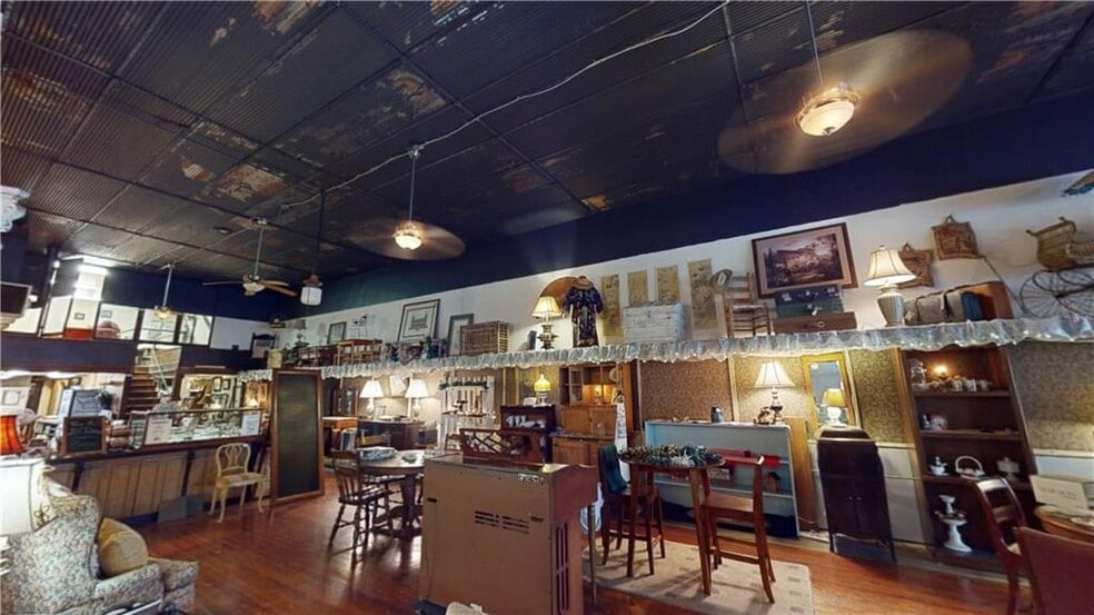 More Photos Of 116 N Illinois St, Chrisman Storefront Retail Residential For Sale