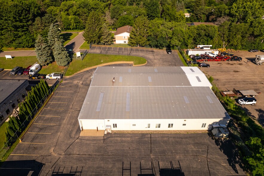 More Photos Of 5215 Gershwin Ave, Oakdale Light Distribution For Sale
