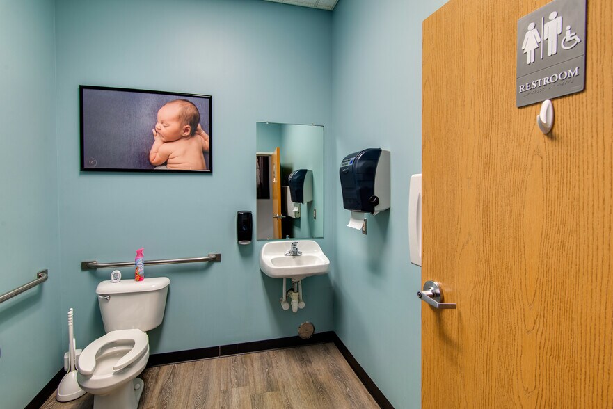 More Photos Of 3390 N State Rd, Davison Medical For Sale