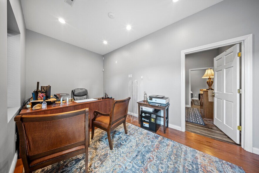 More Photos Of 3224 Winchester Ave, Ashland Flex For Sale