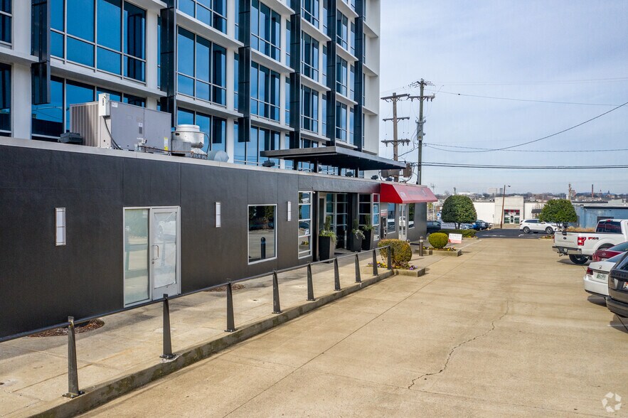 More Photos Of 1720 W End Ave, Nashville Office For Lease