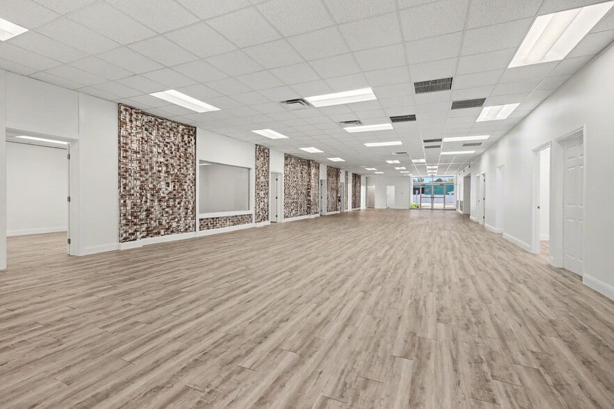 More Photos Of 1288 N Tamiami Trl, North Fort Myers Office For Lease