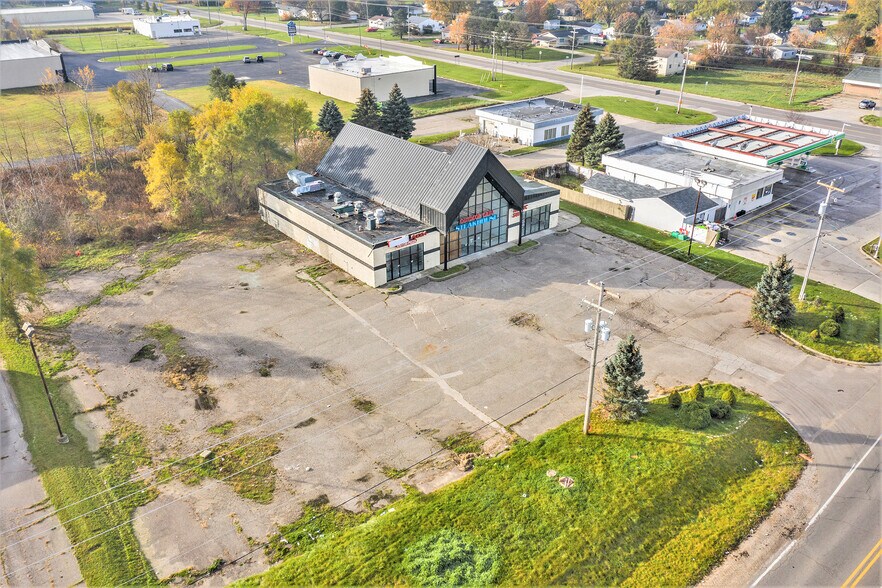 More Photos Of 5030 Coldwater Rd, Flint Freestanding For Lease