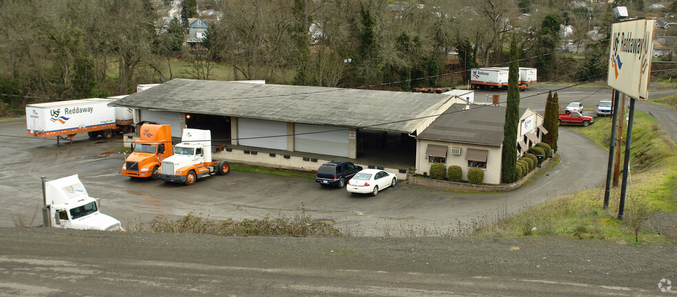 Primary Photo Of 1899 SE Stephens St, Roseburg Truck Terminal For Lease