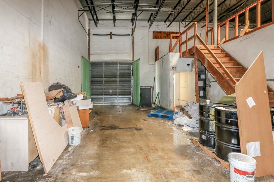 More Photos Of 14935 NW 27th Ave, Opa Locka Warehouse For Lease