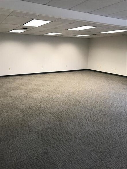 More Photos Of 8980 Perry Hwy, Pittsburgh Office For Lease