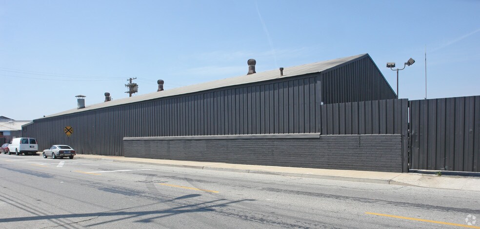 More Photos Of 3461 E 26th St, Los Angeles Manufacturing For Sale