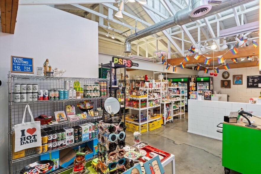 More Photos Of 383 N Indian Canyon Dr, Palm Springs Freestanding For Sale