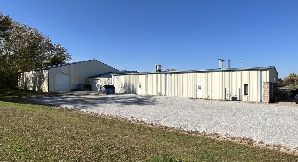 More Photos Of 1540 Genesis Dr, La Porte Service For Lease