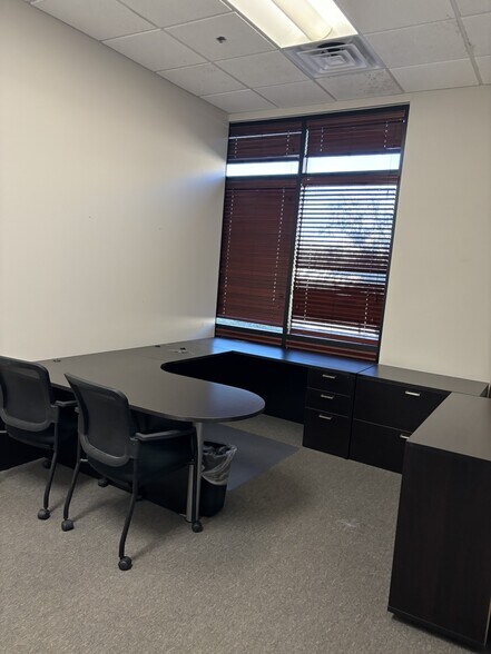 More Photos Of 20325 N 51st Ave, Glendale Office For Sale
