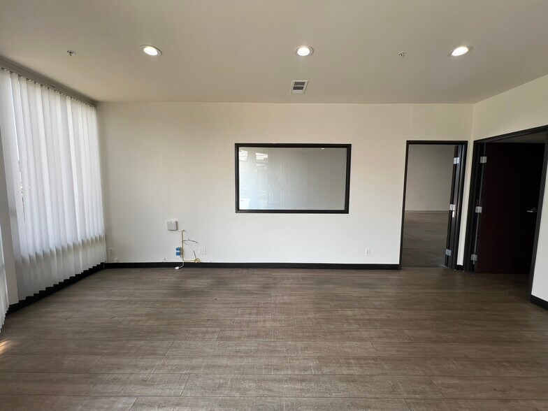 More Photos Of 4459 Rowland Ave, El Monte Warehouse For Lease