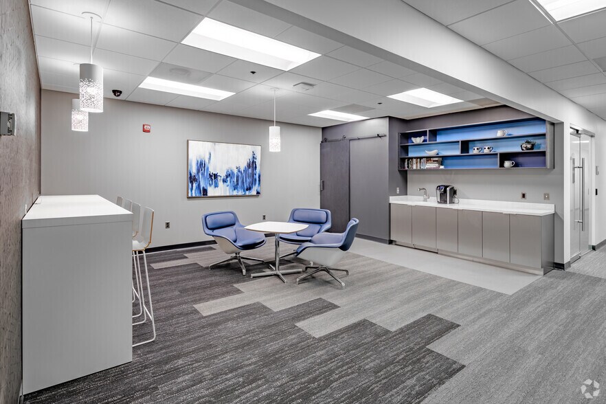 More Photos Of 1801 Research Blvd, Rockville Unknown For Lease