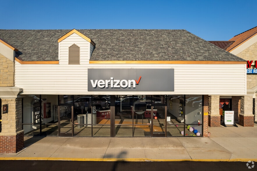 More Photos Of 36570-36830 Garfield Rd, Clinton Township Unknown For Lease