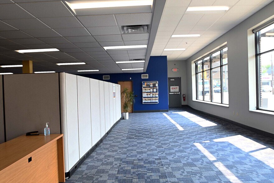 More Photos Of 1730 W North Ave, Milwaukee Medical For Sale