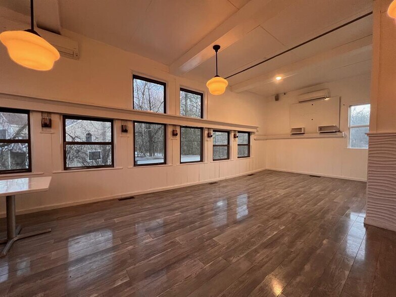 More Photos Of 276 Watch Hill Rd, Cortlandt Manor Restaurant For Lease