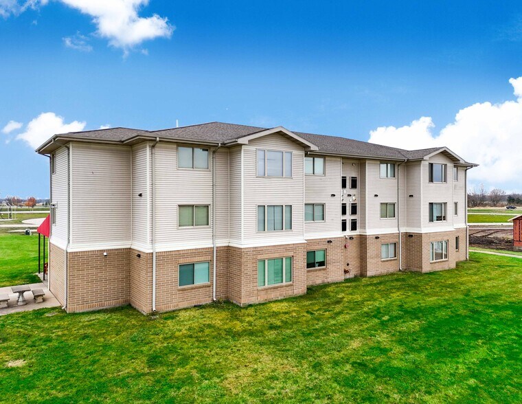 More Photos Of 1500 W Agency Rd, West Burlington Apartments For Sale