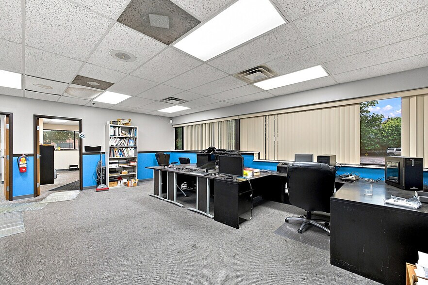 More Photos Of 44567 Morley Dr, Clinton Township Warehouse For Sale