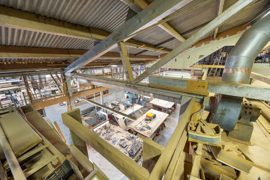 More Photos Of 8401 Baldwin St, Oakland Warehouse For Sale