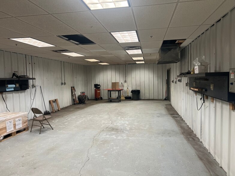 More Photos Of 112 Corporate Dr, Morgantown Warehouse For Sale