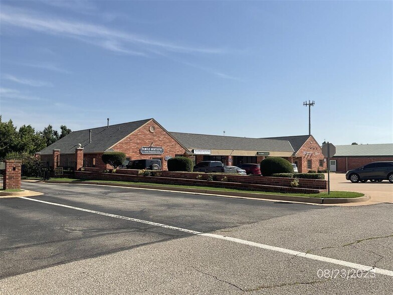 Primary Photo Of 3201 E Memorial, Edmond Office For Lease