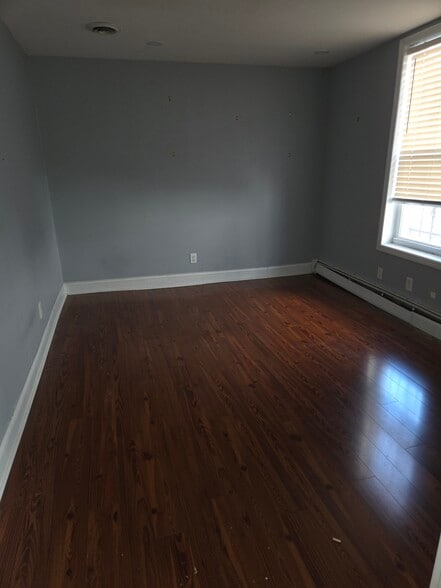 More Photos Of 683 Kearny Ave, Kearny Office For Sale