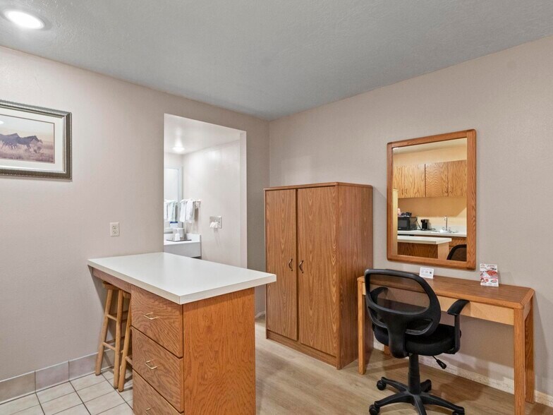 More Photos Of 250 N 1100 W, Cedar City Hotel For Sale