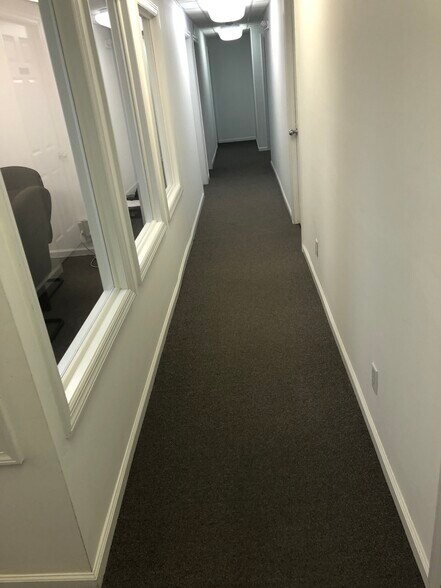 More Photos Of 27 Pine St, New Canaan Coworking Space