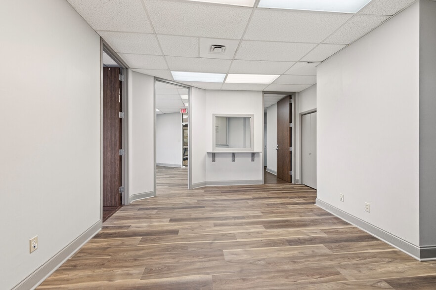 More Photos Of 301 Kaliste Saloom Rd, Lafayette Serviced Offices For Lease
