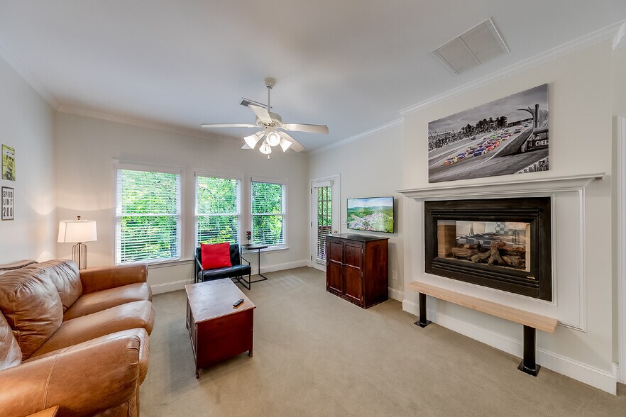 More Photos Of 892 Edelweiss Strasse, Helen Hotel For Sale