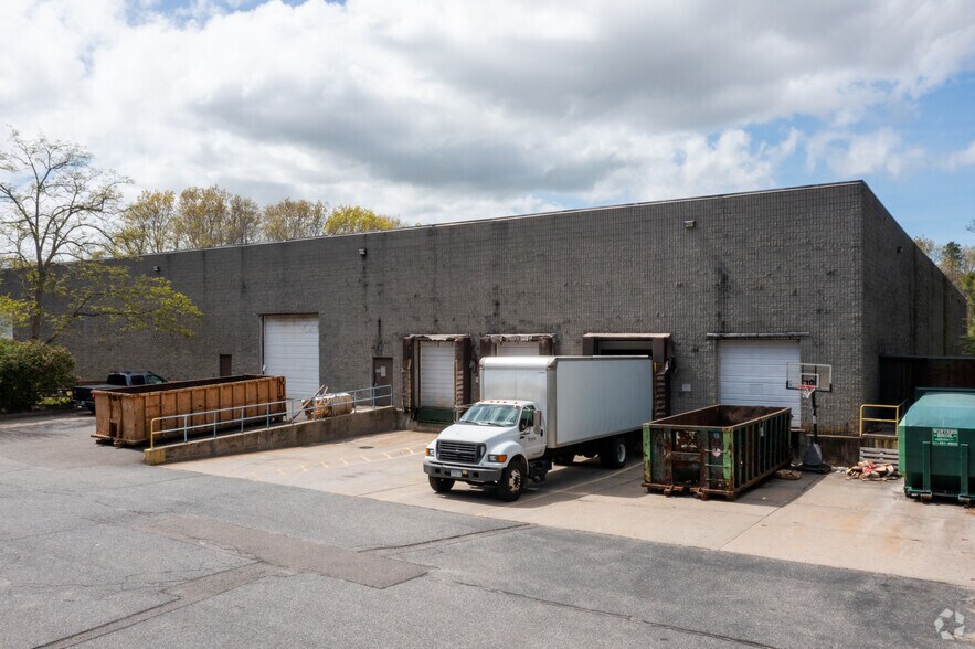 More Photos Of 20 Ramsey Rd, Shirley Light Manufacturing For Lease