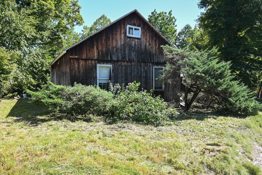 More Photos Of 329 Kent Rd, New Milford Apartments For Sale