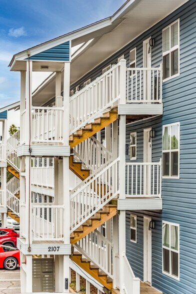 More Photos Of 2111 Pretty Lake Ave, Norfolk Apartments For Sale