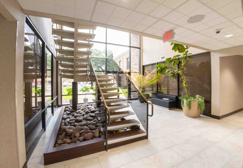 More Photos Of 2929 Mossrock Dr, San Antonio Office For Lease