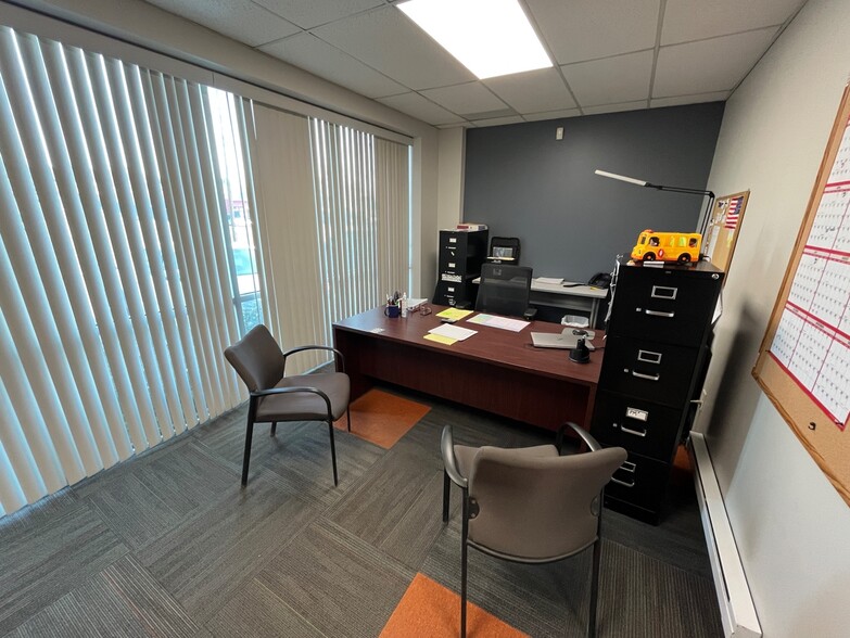 More Photos Of 1820-1880 W Evans Ave, Englewood Warehouse For Lease