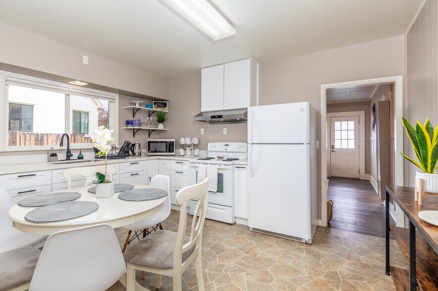 More Photos Of 13240 US-101, Hopland Land For Sale