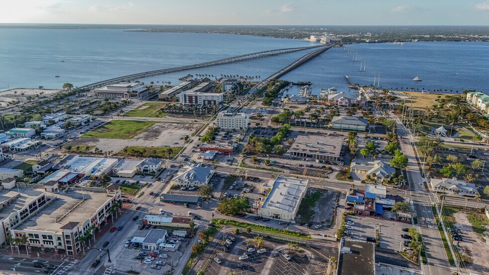 More Photos Of 130 Tamiami Trl, Punta Gorda Restaurant For Sale