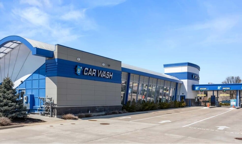 Primary Photo Of 10901 W Lapham St, West Allis Carwash For Sale