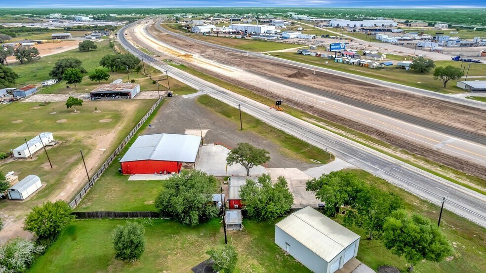 More Photos Of 23404 NW Zac Lentz Pky, Victoria General Retail For Sale