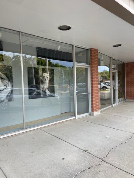 More Photos Of 3407-3421 Church St, Skokie Unknown For Lease