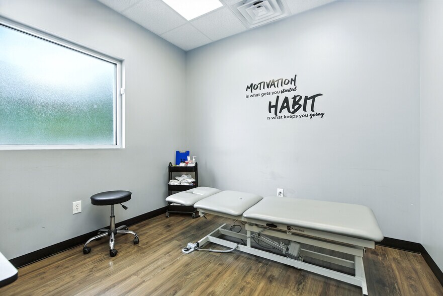 More Photos Of 2221 John Williams Blvd, Bedford Office For Sale